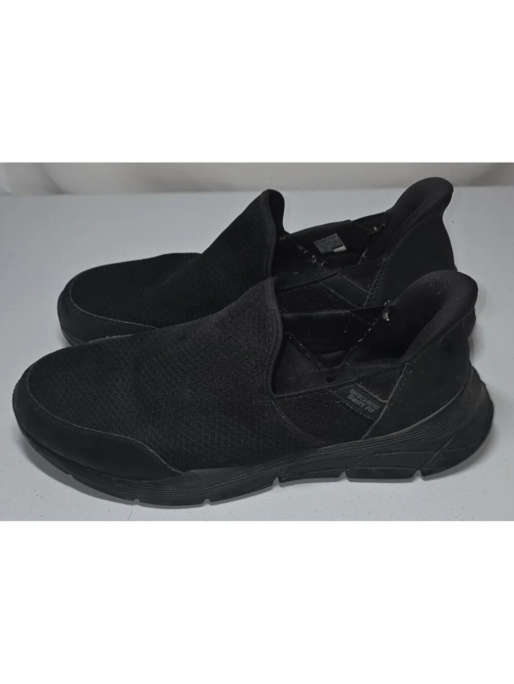 Skechers Swift Fit Black 10.5 Men's Walking Shoe Relaxed Fit